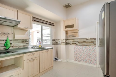 Casa de 3 dormitorios en Bang Lamung, Tailandia № 233713 - foto 9