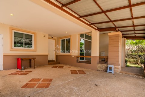 Casa de 3 dormitorios en Bang Lamung, Tailandia № 233713 - foto 3