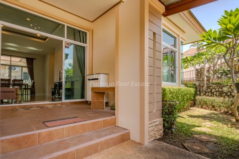Casa de 3 dormitorios en Bang Lamung, Tailandia № 233713 - foto 4