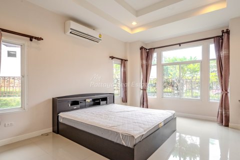 Casa de 3 dormitorios en Bang Lamung, Tailandia № 233713 - foto 16