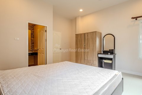 Casa de 3 dormitorios en Bang Lamung, Tailandia № 233713 - foto 18