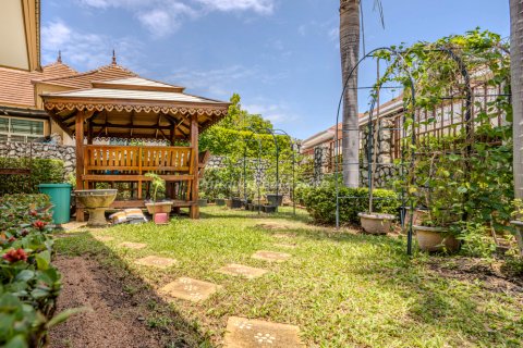 Casa de 3 dormitorios en Bang Lamung, Tailandia № 233713 - foto 22