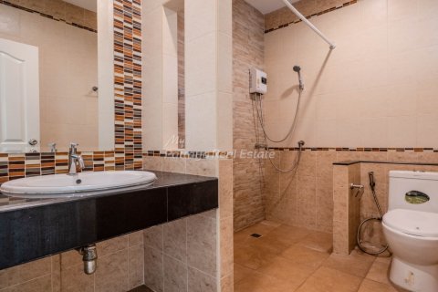 Casa de 3 dormitorios en Bang Lamung, Tailandia № 233713 - foto 15