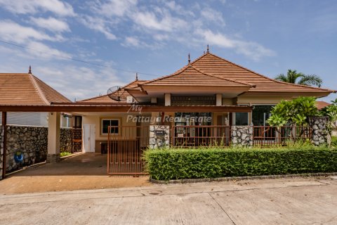 Casa de 3 dormitorios en Bang Lamung, Tailandia № 233713