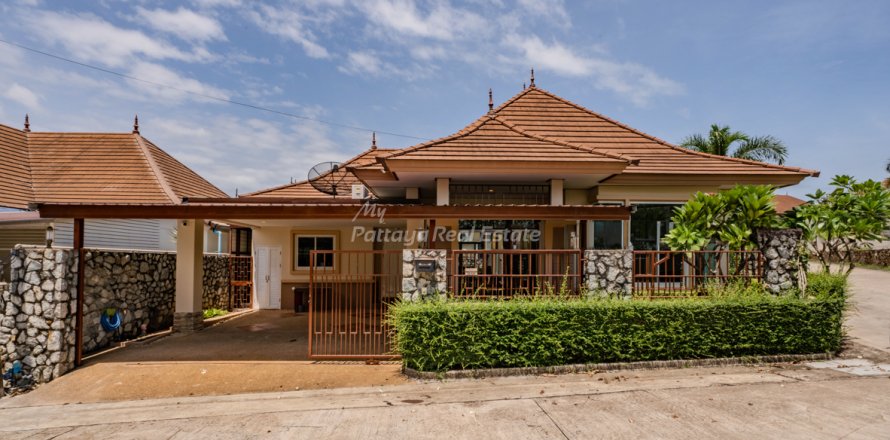 Casa de 3 dormitorios en Bang Lamung, Tailandia № 233713