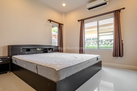 Casa de 3 dormitorios en Bang Lamung, Tailandia № 233713 - foto 12