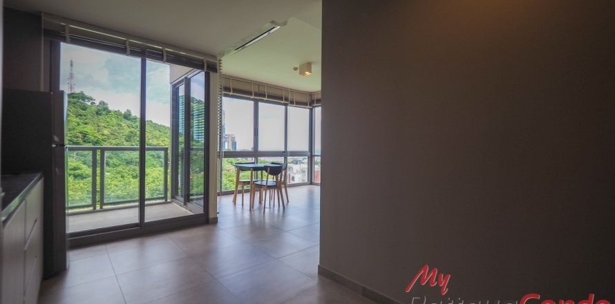 Condominio de 2 dormitorios en Bang Lamung, Tailandia № 233714
