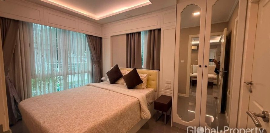 Condo in Pattaya, Thailand, 2 bedrooms  № 209811