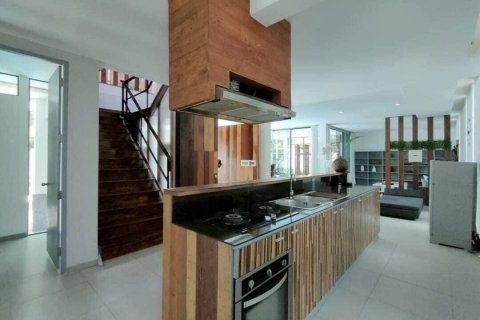 House in Hang Dong, Thailand 3 bedrooms № 153584 - photo 6