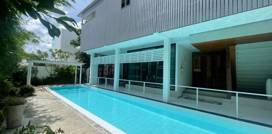 House in Hang Dong, Thailand 3 bedrooms № 153584
