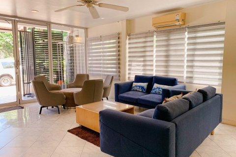 House in Pattaya, Thailand 5 bedrooms № 153582 - photo 8