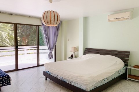 House in Pattaya, Thailand 5 bedrooms № 153582 - photo 4