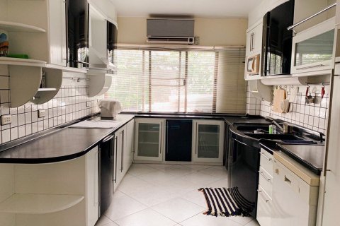 House in Pattaya, Thailand 5 bedrooms № 153582 - photo 9