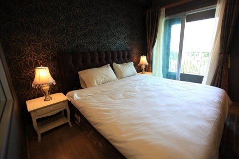 Studio in the Condo in Khlong Toei, Bangkok, Thailand  № 172099 - photo 2