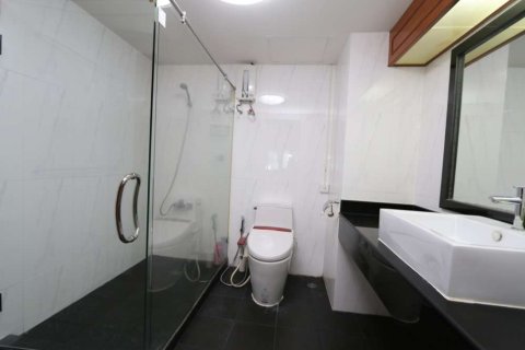 Condo in Chiang Mai, Thailand, 3 bedrooms  № 144444 - photo 8