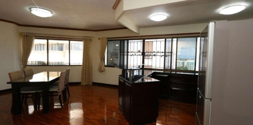 Condo in Chiang Mai, Thailand, 3 bedrooms  № 144444