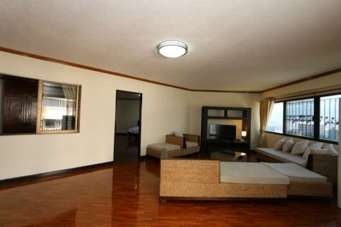 Condo in Chiang Mai, Thailand, 3 bedrooms  № 144444 - photo 11