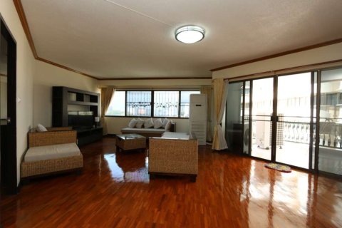 Condo in Chiang Mai, Thailand, 3 bedrooms  № 144444 - photo 9