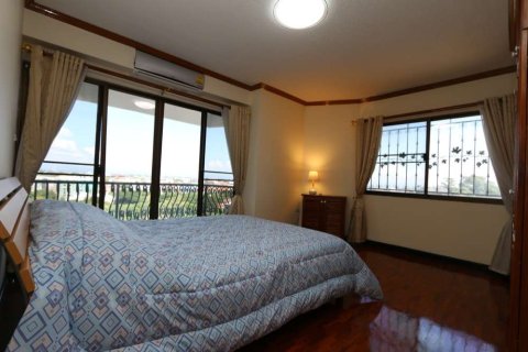 Condo in Chiang Mai, Thailand, 3 bedrooms  № 144444 - photo 3