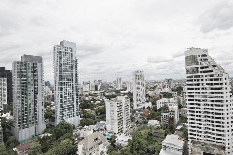 Condo in Bangkok, Thailand, 3 bedrooms  № 144149 - photo 22