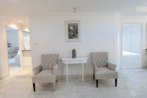 Condo in Bangkok, Thailand, 3 bedrooms  № 144149 - photo 9
