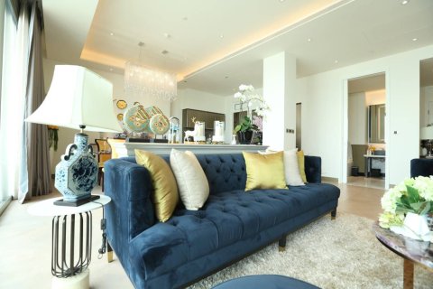 Condo in Bangkok, Thailand, 3 bedrooms  № 180914 - photo 6