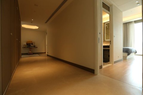 Condo in Bangkok, Thailand, 3 bedrooms  № 180914 - photo 19
