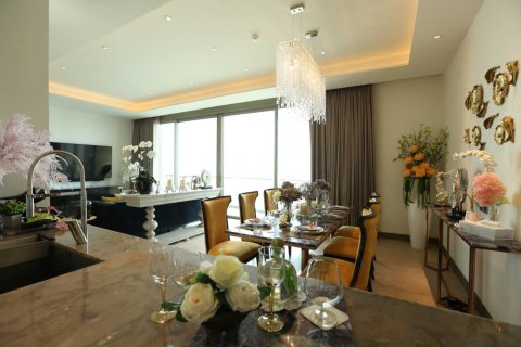 Condo in Bangkok, Thailand, 3 bedrooms  № 180914 - photo 7