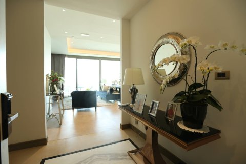 Condo in Bangkok, Thailand, 3 bedrooms  № 180914 - photo 10