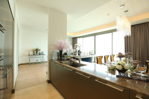 Condo in Bangkok, Thailand, 3 bedrooms  № 180914 - photo 8
