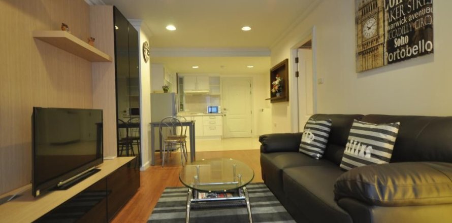 Studio in the Condo in Watthana, Bangkok, Thailand № 169225