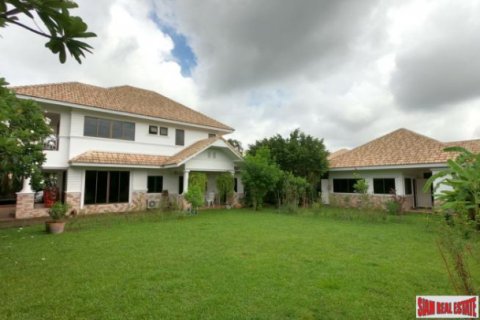 Villa à Chiang Mai, Thaïlande 3 chambres № 162412