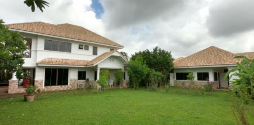 Villa à Chiang Mai, Thaïlande 3 chambres № 162412