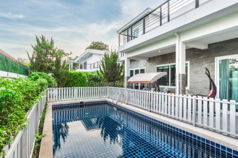 House in Sattahip, Thailand 4 bedrooms № 162416