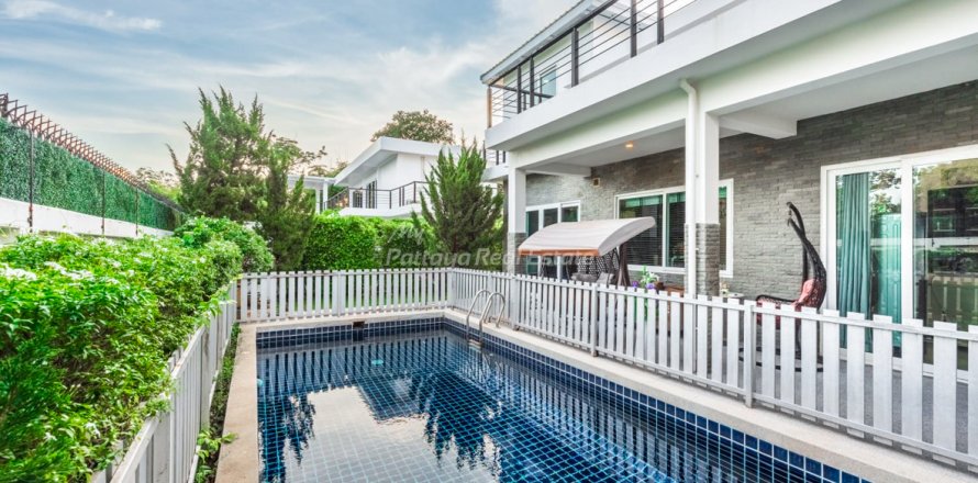 House in Sattahip, Thailand 4 bedrooms № 162416