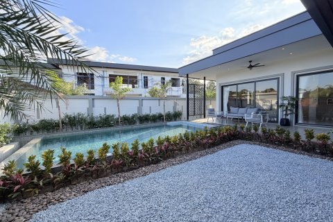 Villa in Pattaya, Thailand 3 bedrooms № 162355 - photo 3