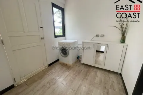 Casa de 4 dormitorios en Pattaya, Tailandia № 212777 - foto 14