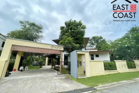 Casa de 4 dormitorios en Pattaya, Tailandia № 212777 - foto 2