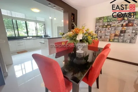 Casa de 4 dormitorios en Pattaya, Tailandia № 212777 - foto 9
