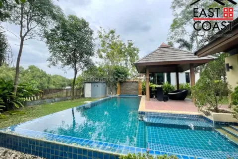 Casa de 4 dormitorios en Pattaya, Tailandia № 212777 - foto 4