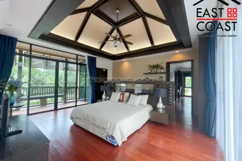 Casa de 4 dormitorios en Pattaya, Tailandia № 212777 - foto 29