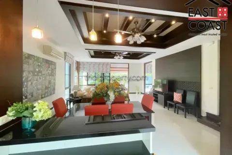 Casa de 4 dormitorios en Pattaya, Tailandia № 212777 - foto 17