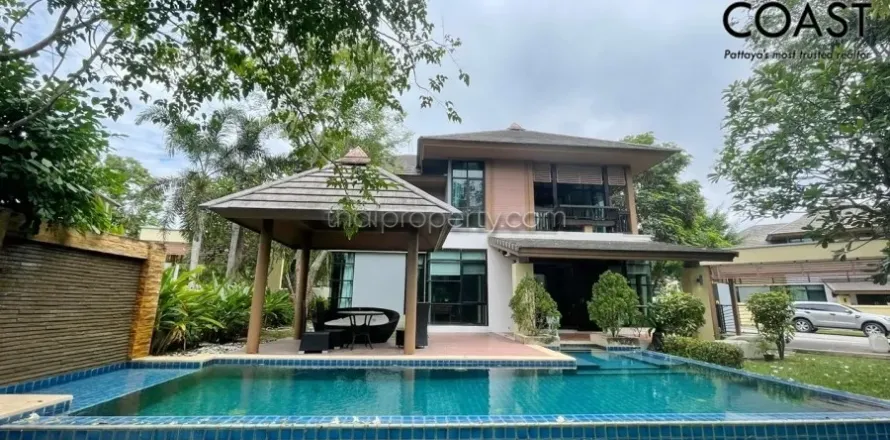 Casa de 4 dormitorios en Pattaya, Tailandia № 212777