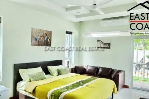 Casa de 5 dormitorios en Pattaya, Tailandia № 212775 - foto 14