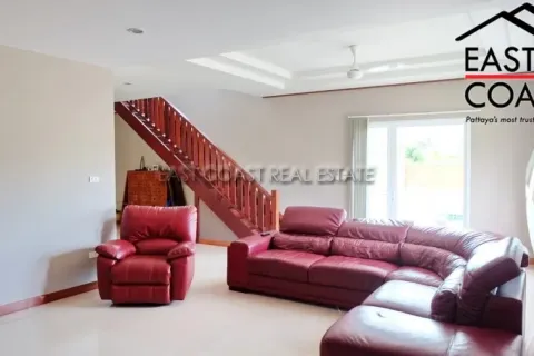 Casa de 5 dormitorios en Pattaya, Tailandia № 212775 - foto 7