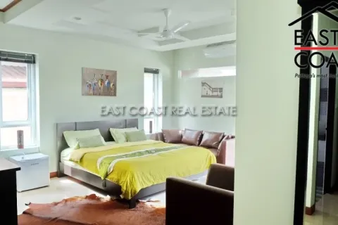 Casa de 5 dormitorios en Pattaya, Tailandia № 212775 - foto 13