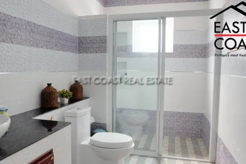 Casa de 5 dormitorios en Pattaya, Tailandia № 212775 - foto 17