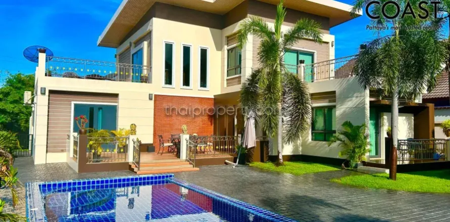 Casa de 5 dormitorios en Pattaya, Tailandia № 212775