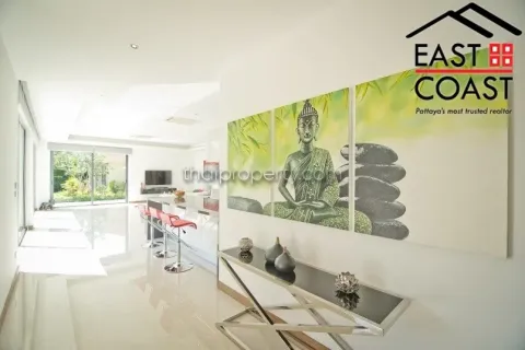 Casa de 4 dormitorios en Pattaya, Tailandia № 212773 - foto 4