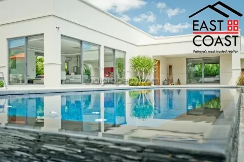 Casa de 4 dormitorios en Pattaya, Tailandia № 212773 - foto 7